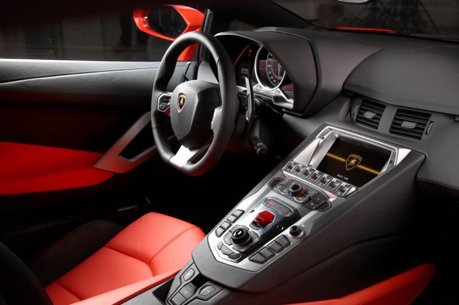  Lamborghini Aventador LP700-4 2011 года  (фото 181 из 204)